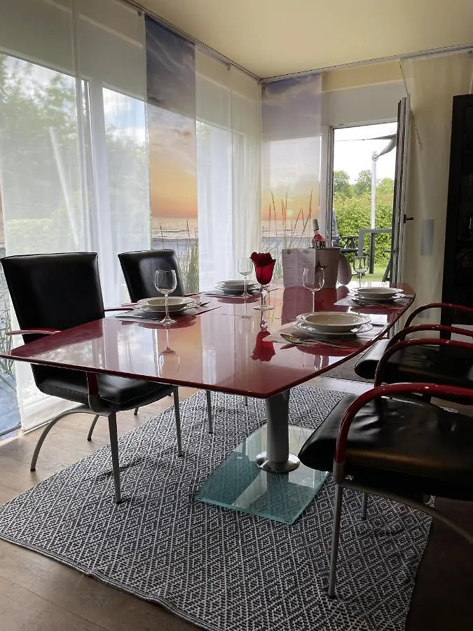 Ferienhaus Villa Wohnen-auf-Zeit-am-See Großostheim
